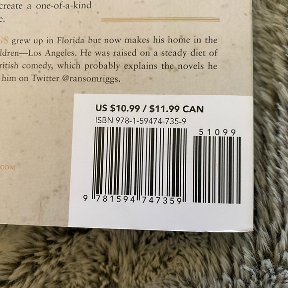 Hollow City by Ransom Riggs - Picture 3 of 4